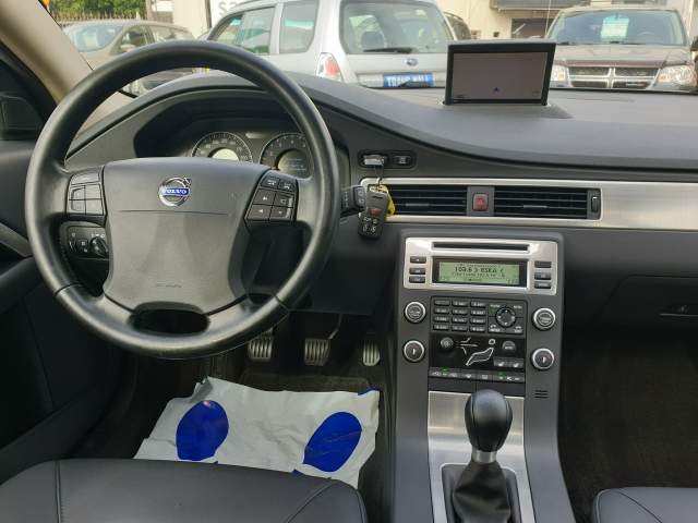 Volvo V70 III 2009 — zdjęcie 9