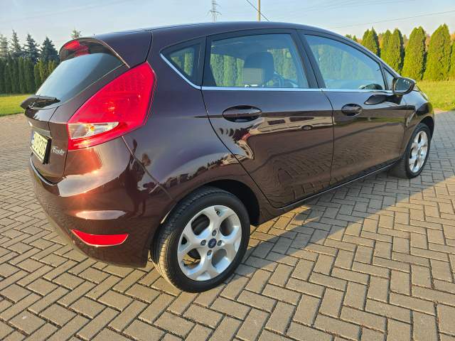 Ford Fiesta Mk6 2011 — zdjęcie 8