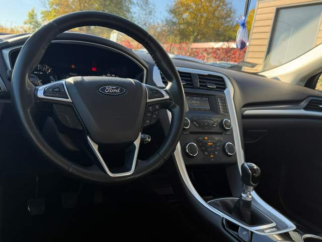Ford Mondeo V 2015 — zdjęcie 13