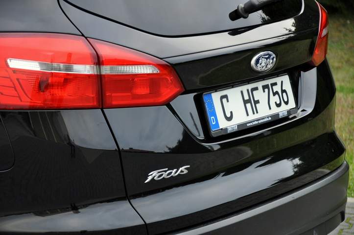 Ford Focus III facelifting 2015 — zdjęcie 16