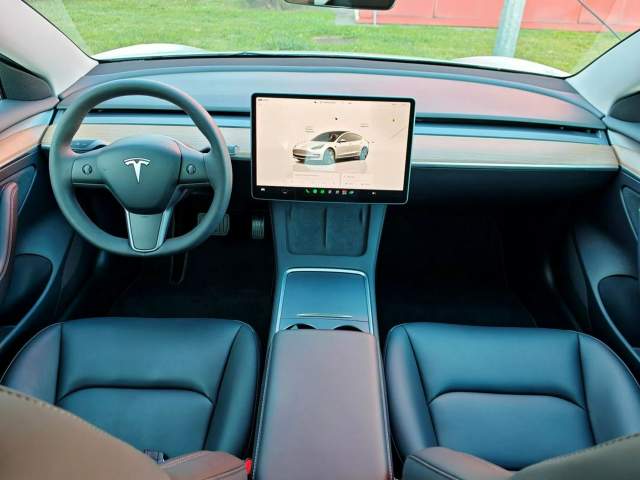 Tesla Model 3 I 2023 — zdjęcie 23