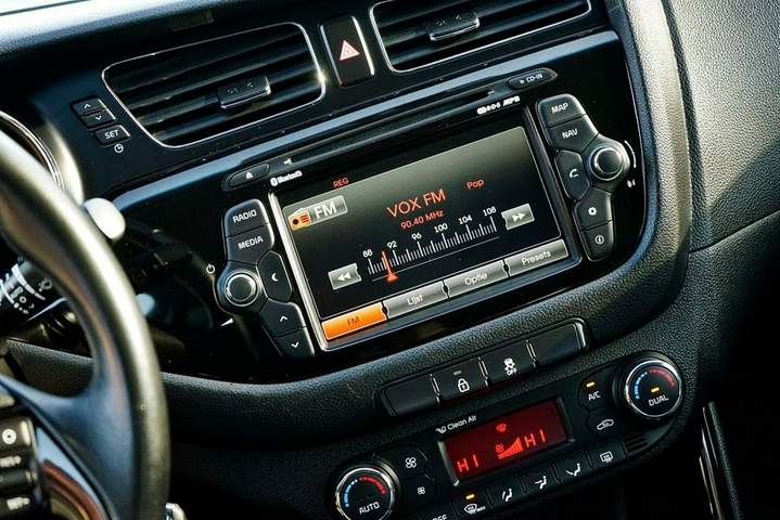 Kia Ceed II facelifting 2015 — zdjęcie 25