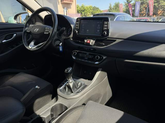 Hyundai i30 III facelifting 2 2022 — zdjęcie 13