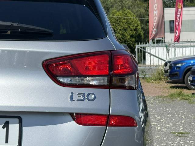Hyundai i30 III facelifting 2 2022 — zdjęcie 8