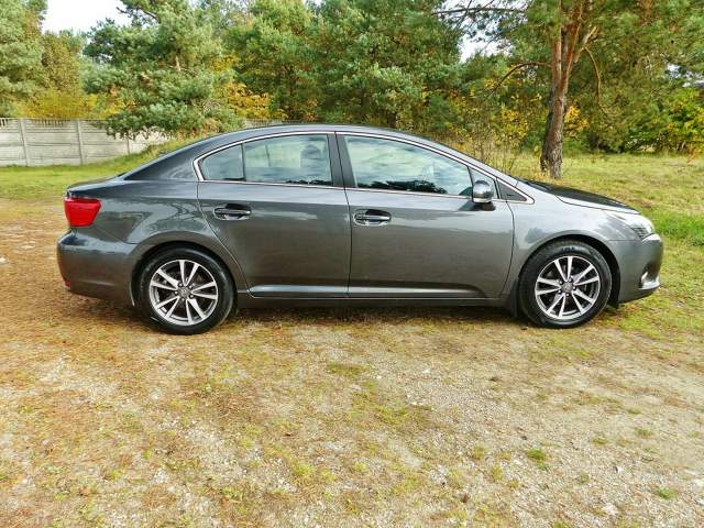Toyota Avensis III facelifting 2013 — zdjęcie 6