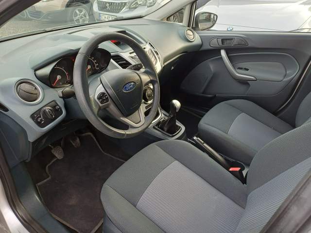 Ford Fiesta Mk6 facelifting 2014 — zdjęcie 14