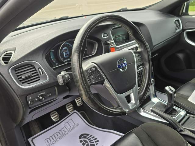 Volvo V40 II 2015 — zdjęcie 18