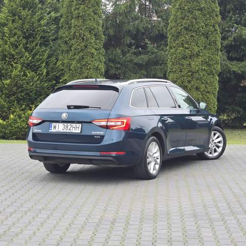 Skoda Superb III 2018 — zdjęcie 11