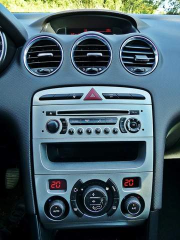 Peugeot 308 I 2010 — zdjęcie 33