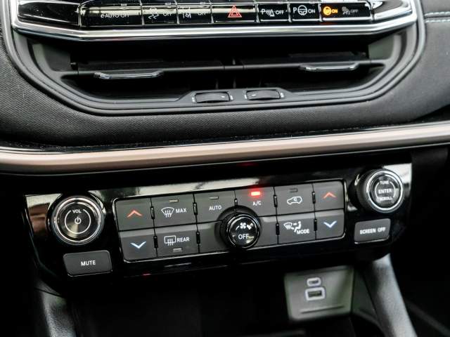 Jeep Compass II facelifting 2023 — zdjęcie 20