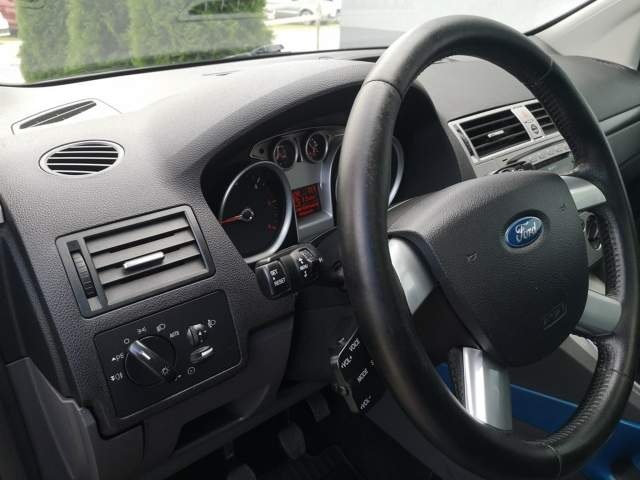 Ford Kuga I 2008 — zdjęcie 12