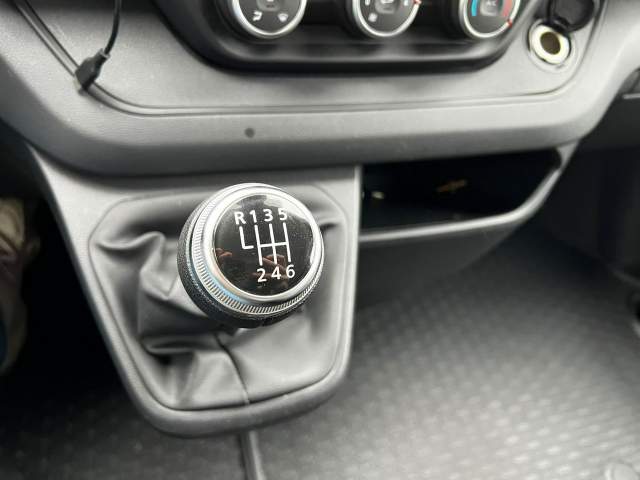 Renault Trafic III facelifting 2023 — zdjęcie 18