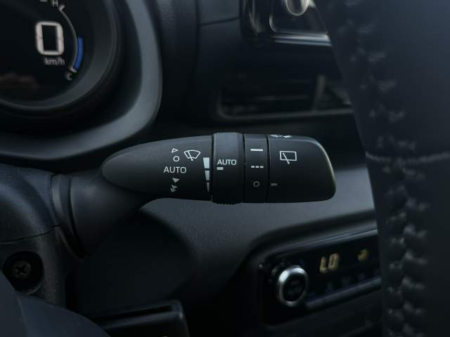 Toyota Yaris IV 2022 — zdjęcie 19