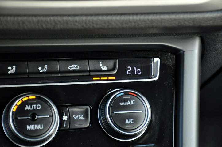 Volkswagen Touran II 2017 — zdjęcie 34