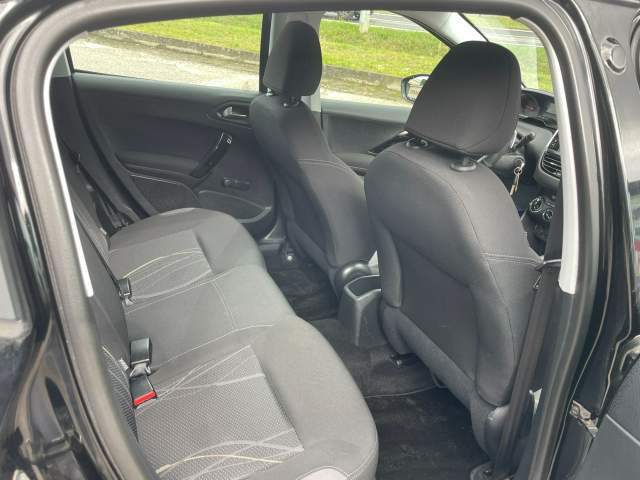 Peugeot 208 I 2013 — zdjęcie 14