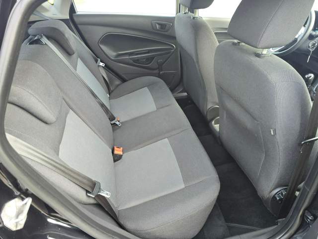 Ford Fiesta Mk6 facelifting 2015 — zdjęcie 19