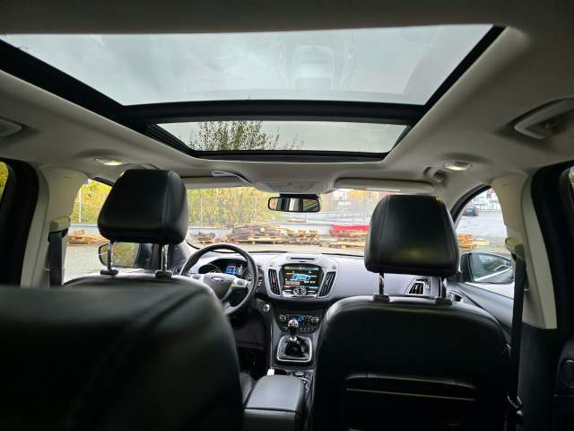 Ford Kuga II facelifting 2016 — zdjęcie 27