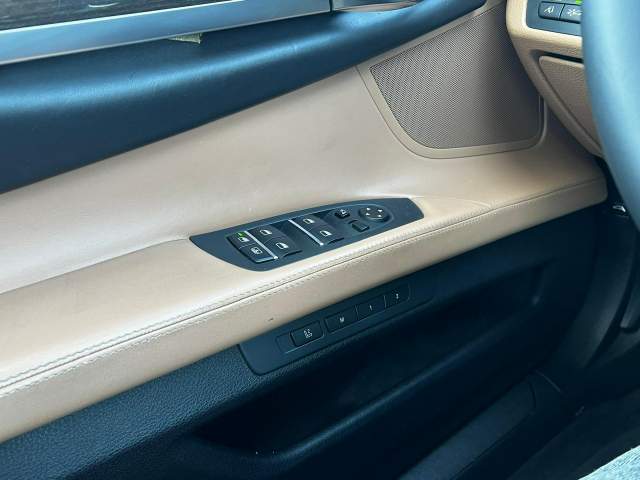 BMW 7 serii V (F01/F02/F04) 2011 — zdjęcie 15