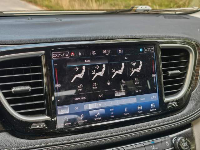 Chrysler Pacifica RU facelifting 2021 — zdjęcie 19
