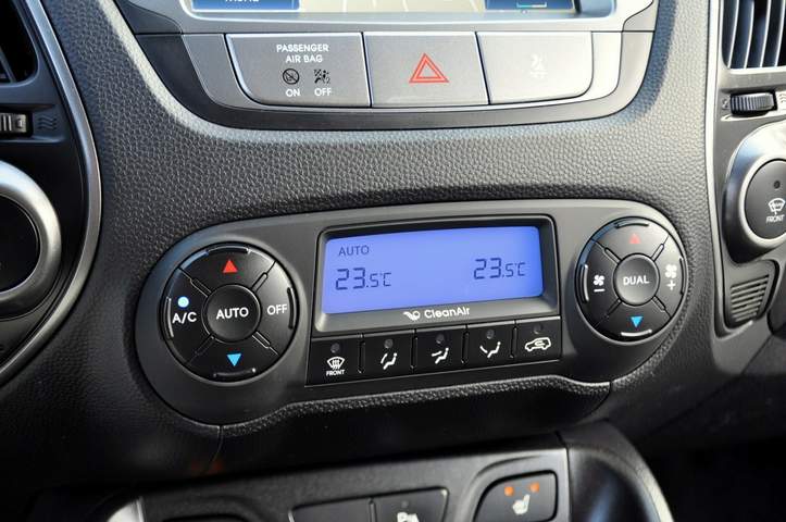 Hyundai ix35 I facelifting 2014 — zdjęcie 32
