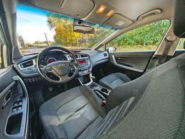 Kia Ceed II 2014 — zdjęcie 12