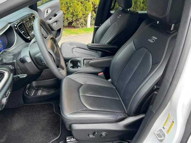 Chrysler Pacifica RU facelifting 2024 — zdjęcie 8