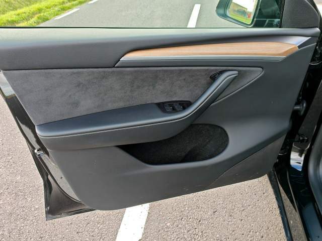 Tesla Model Y I 2022 — zdjęcie 22