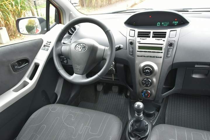 Toyota Yaris II facelifting 2009 — zdjęcie 8