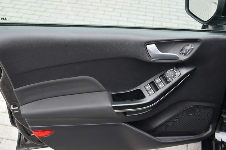 Ford Fiesta Mk6 facelifting 2017 — zdjęcie 27