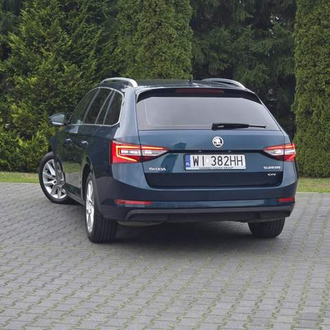Skoda Superb III 2018 — zdjęcie 14