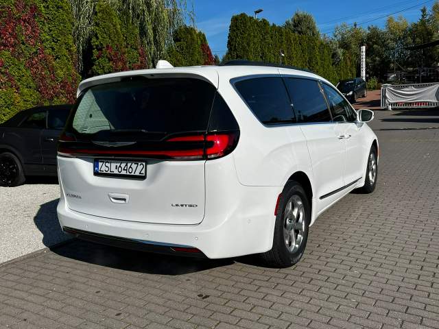 Chrysler Pacifica RU facelifting 2022 — zdjęcie 4