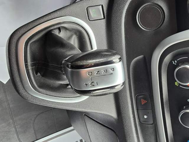 Renault Trafic III 2020 — zdjęcie 32
