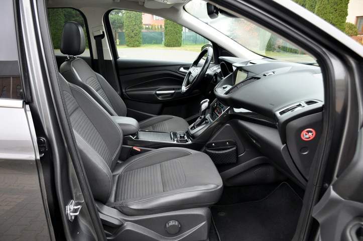 Ford Kuga II facelifting 2017 — zdjęcie 16