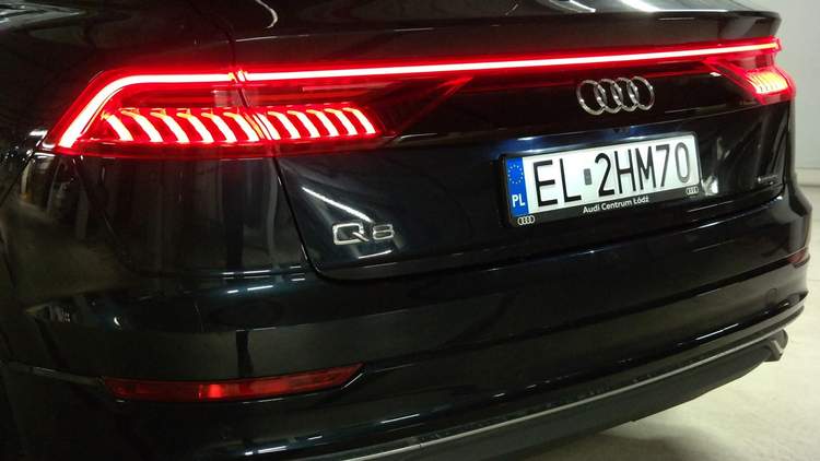 Audi Q8 I (4M) 2023 — zdjęcie 35