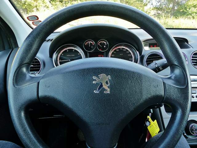 Peugeot 308 I 2010 — zdjęcie 29
