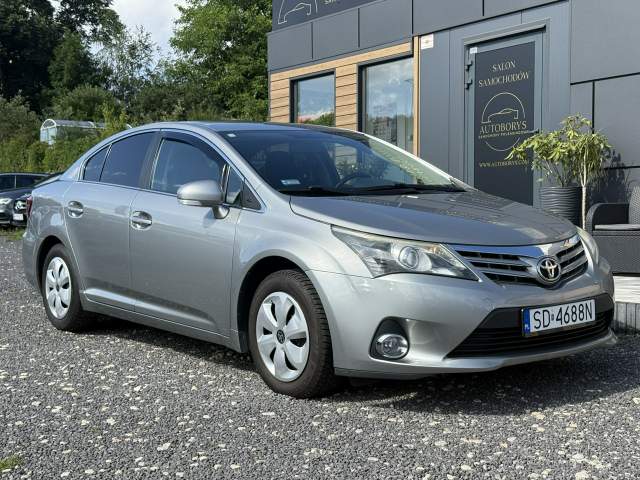Toyota Avensis III facelifting 2013 — zdjęcie 2