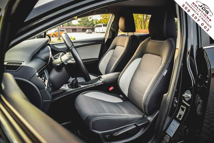 Toyota Avensis III facelifting 2 2017 — zdjęcie 11