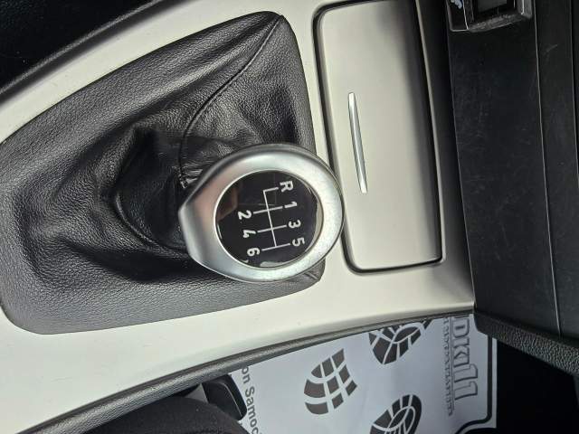 BMW 3 serii V (E90/E91/E92/E93) 2007 — zdjęcie 32