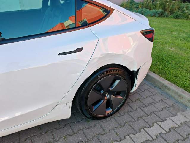 Tesla Model 3 I 2023 — zdjęcie 13