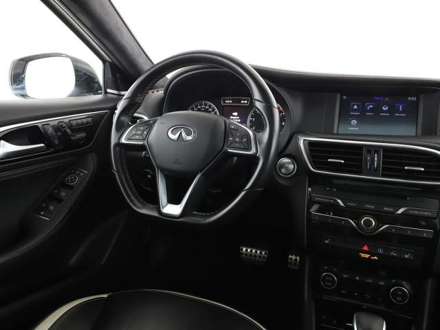 Infiniti Q30 2018 — zdjęcie 16