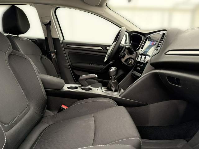 Renault Megane IV facelifting 2021 — zdjęcie 22