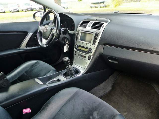 Toyota Avensis III facelifting 2013 — zdjęcie 25