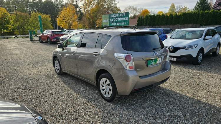 Toyota Verso I facelifting 2014 — zdjęcie 2
