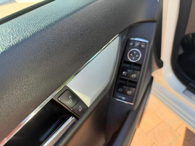 Mercedes-Benz C-Klasa III (W204) 2009 — zdjęcie 15