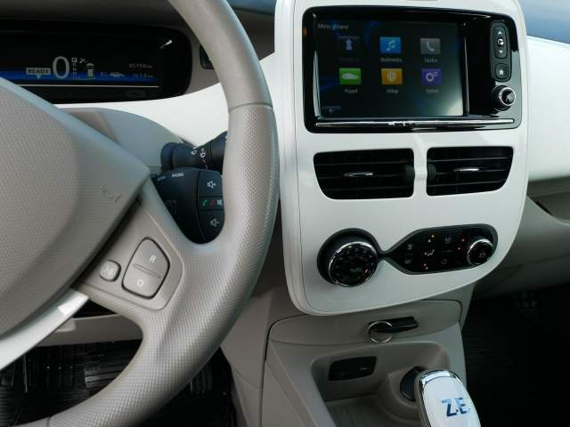 Renault ZOE I 2016 — zdjęcie 16