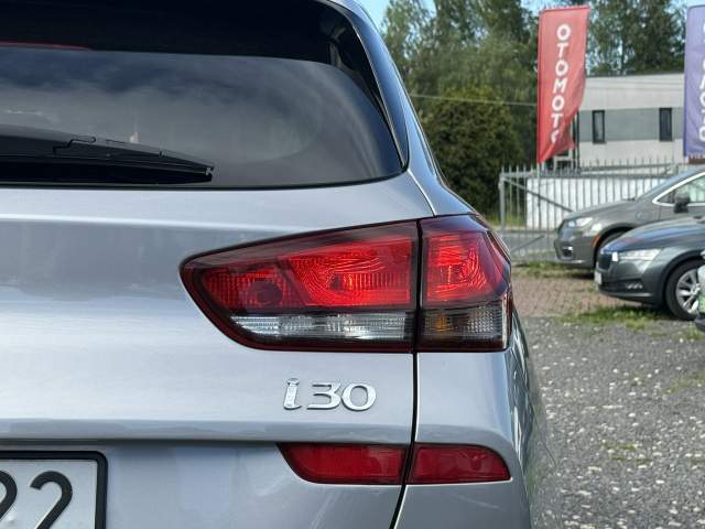 Hyundai i30 III facelifting 2 2022 — zdjęcie 8
