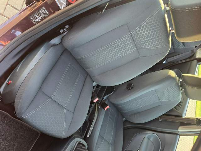 Ford Fiesta Mk6 2011 — zdjęcie 25
