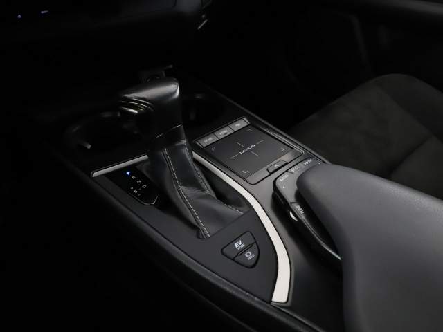 Lexus UX I 2019 — zdjęcie 27