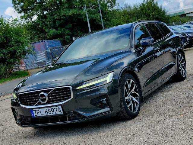 Volvo V60 II 2019 — zdjęcie 1