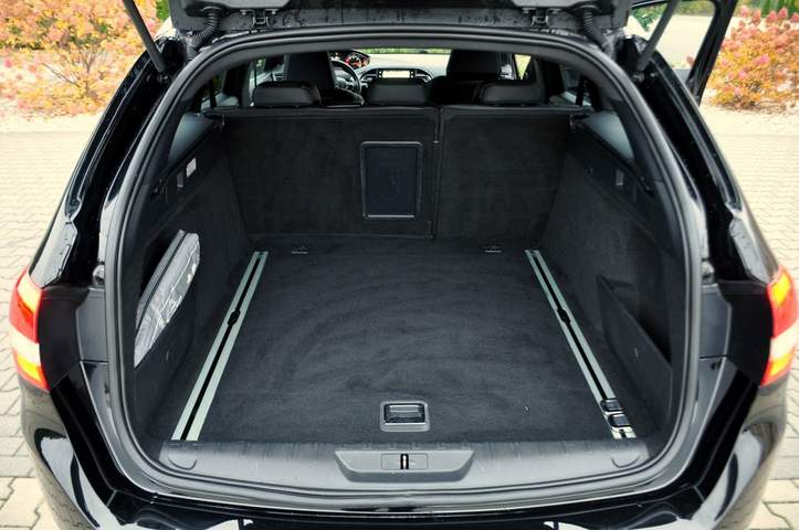 Peugeot 308 II facelifting 2018 — zdjęcie 38